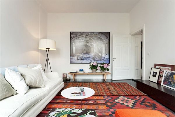 北欧百年现代公寓 黑色地板装个性居室(组图) 