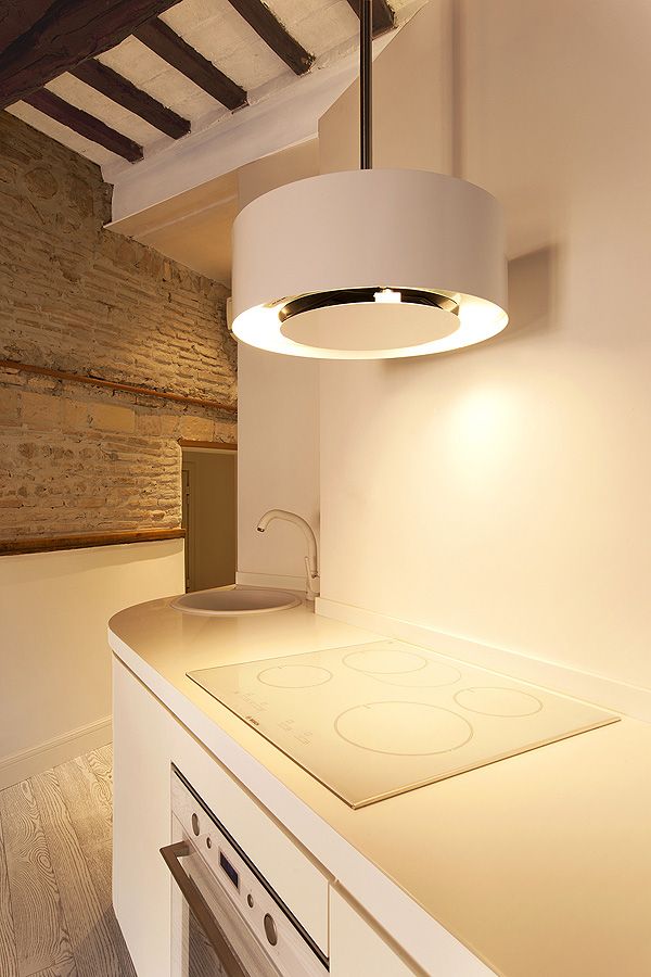 罗马38平小公寓 浅纹地板创造趣味空间(组图) 