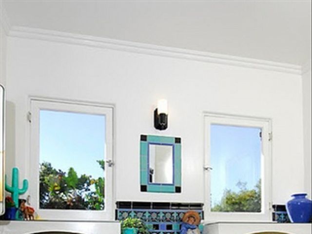 小户型装修  淡蓝色小瓷砖装饰厨房（组图） 