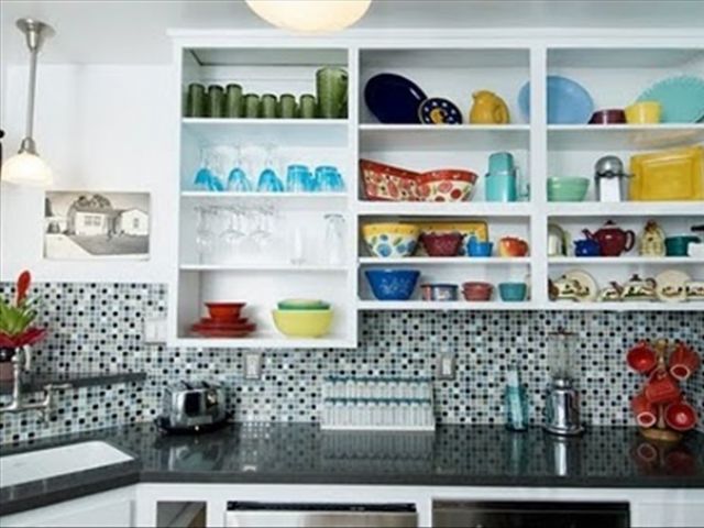小户型装修  淡蓝色小瓷砖装饰厨房（组图） 