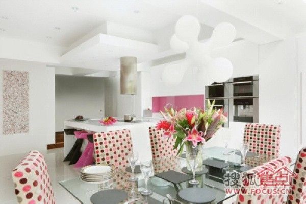那一抹清凉的颜色 清爽的粉色调浪漫厨房设计 