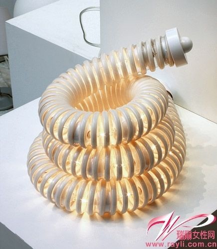 连卡佛　金属蛇形台灯实用性和艺术性兼顾