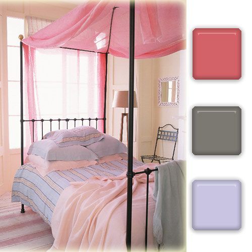 用淡淡的粉色装扮女生的卧室最能表现她们娇柔淡雅的气质，在充满梦幻色彩的浪漫小屋里，最少不了一张粉色的大床，一个粉色的帐幔