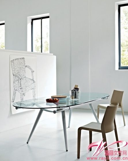 EXPOCASA艾宝家具椭圆形金属支撑玻璃桌