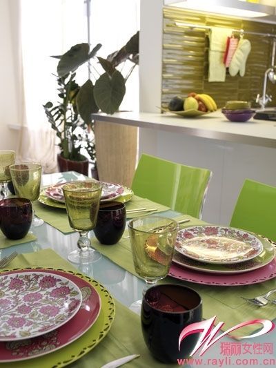 绿色餐桌布置