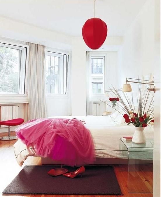 红色点缀 温馨时尚的现代公寓设计（组图） 