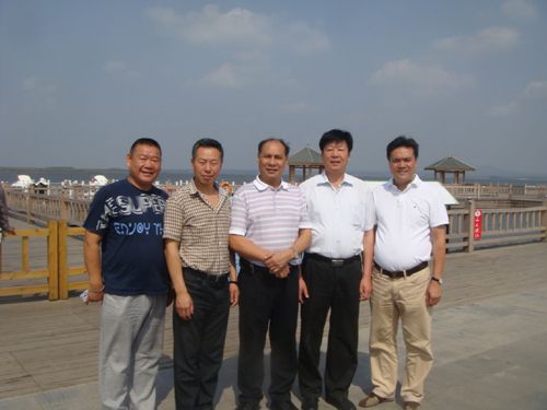 左起：马东福、刘英、关润开、张桂生、陈辉庭