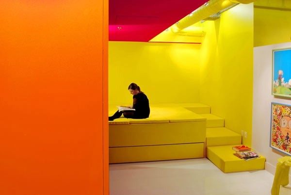 瓷砖糖果缤纷的运用  现代艺术收藏家的彩色loft 