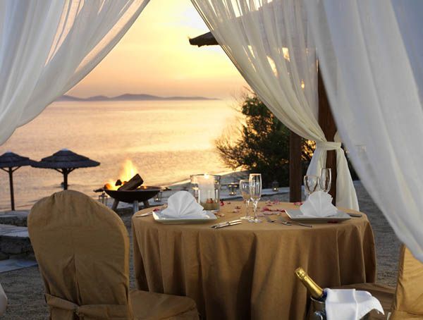 米克诺斯天堂海滩 希腊海岛的奢华夏日风情  