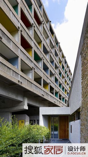 现代建筑语汇 柯手收下的巴黎瑞士学生宿舍 