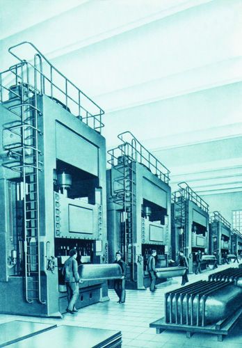 1958年，卡德维用世界首条浴缸冲压生产线进行生产