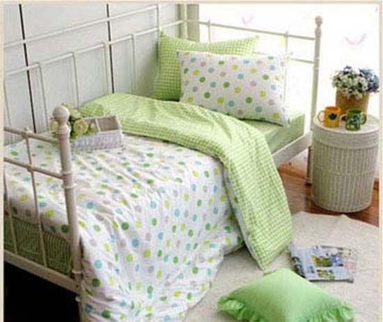 8款花色床品为你的田园风家装营造出浪漫卧室(图) 
