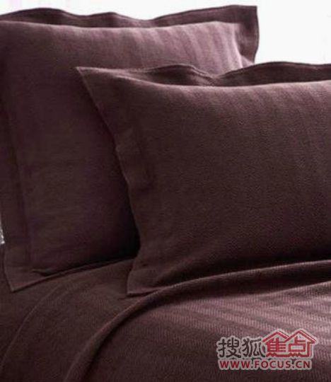 木板床“叠穿法” 床品套件装扮卧室(组图) 