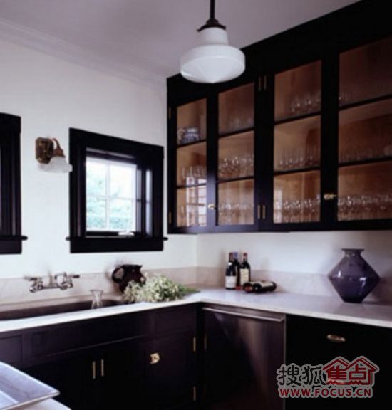 6个厨房装饰 小户型厨房玩转黑色(组图) 