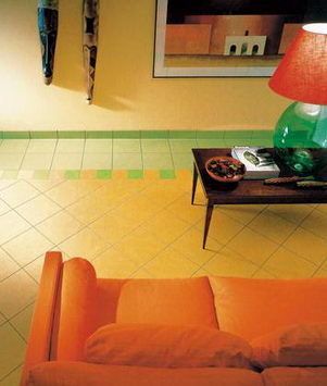 砖材在客厅中可以说是最常见的地面材料了，从大到小的不同规格能满足各种需要
