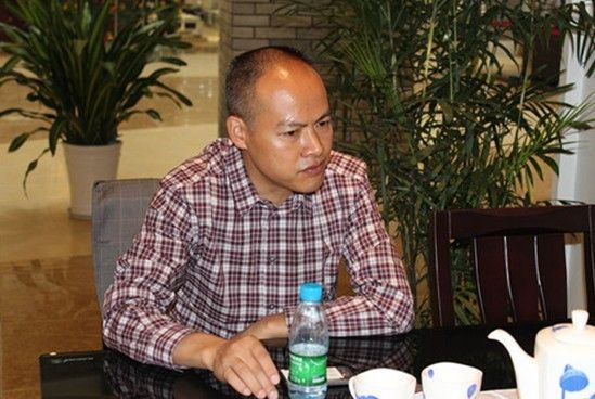 瑞森总经理张波正在接受新浪家居记者采访