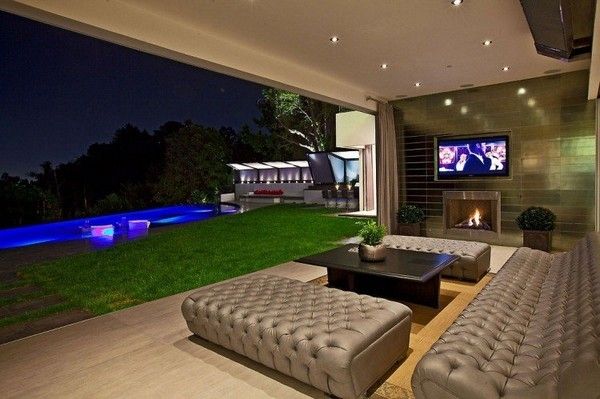 无边泳池的奢华享受 1200万美元的洛杉矶豪宅 