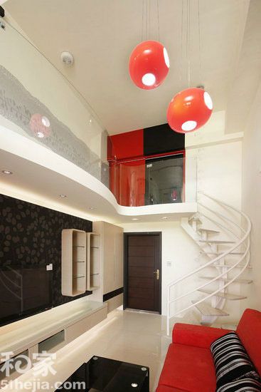 39平loft小户型 红白黑演绎时尚前卫（组图） 