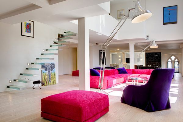 维多利亚教堂内的公寓设计 粉色紫色增添生机(图) 