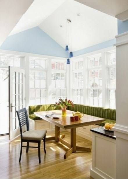 巧用空间变餐厅 沙发与墙完美结合成一体 