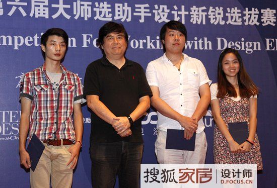杜康生优胜者：（左）蒋俊、 杨小平、 徐雅倩