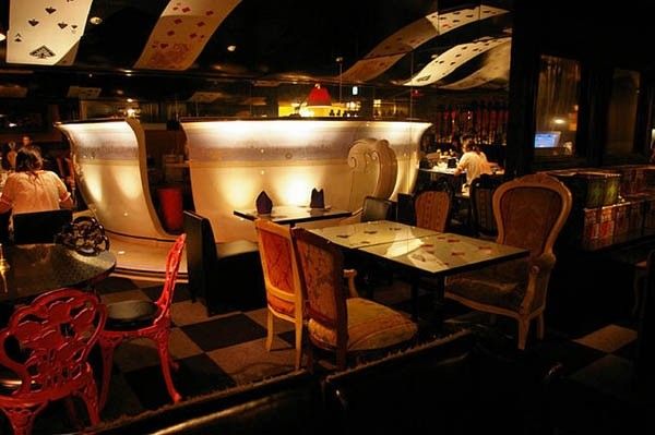 流行风格 童话中的世界 东京爱丽丝仙境餐厅 