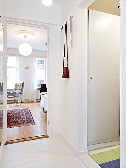 31平方的单身公寓 橡木地板显简约时尚(组图) 