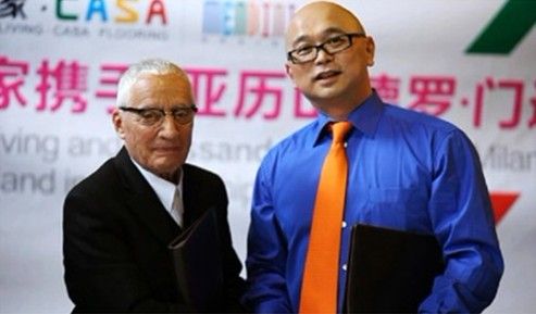 生活家集团CEO刘硕真（右）与设计大师亚历山德罗&#8226;门迪尼（左）