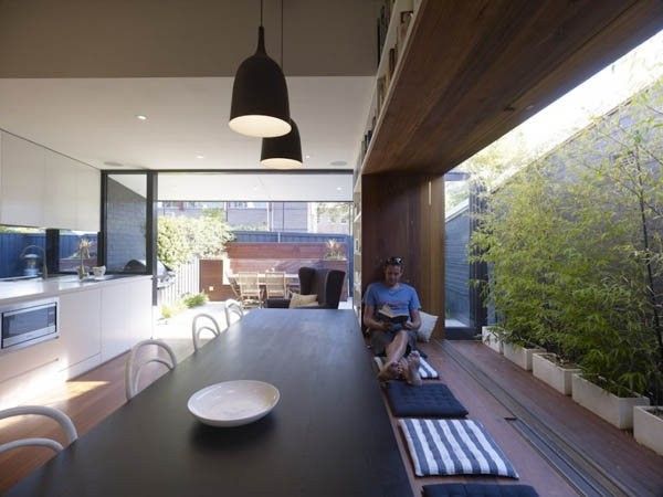 澳大利亚现代简约风格的舒适宁静大宅（图） 