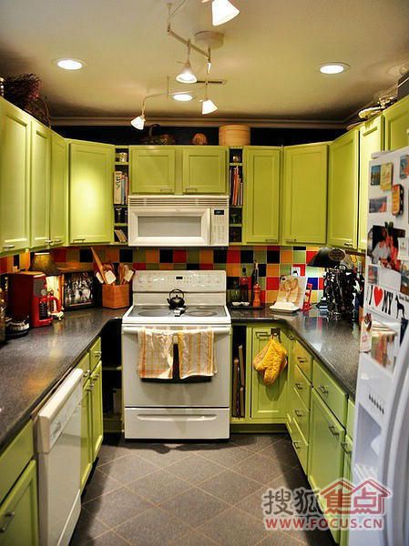 光鲜多彩厨房装修设计 抓住生活中的乐趣(图) 