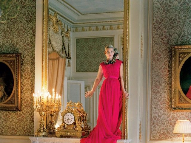 华丽贵气 超模Kate Moss演绎的巴黎丽池酒店 