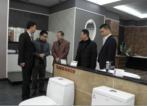 中国陶瓷工业协会领导一行到访航标卫浴