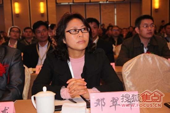 上海市建筑材料行业协会橱柜专委会秘书长邓翠平