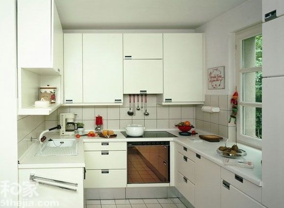爱做纯情派 16款白色橱柜成就明亮厨房（图） 