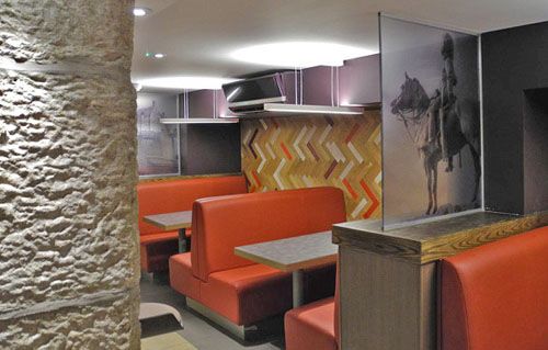 地板铺上墙 拼花装饰的新时尚KFC餐厅(组图) 