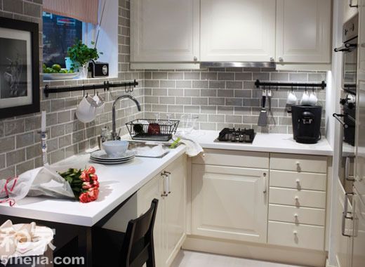 纯白色厨房放亮空间 小户型厨房装修14例(图) 