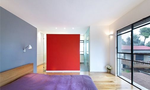 开放式的彩色墙壁 丰富多彩清新家居设计(图) 