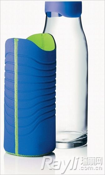 给普通的水瓶加款带有运动线条的瓶套