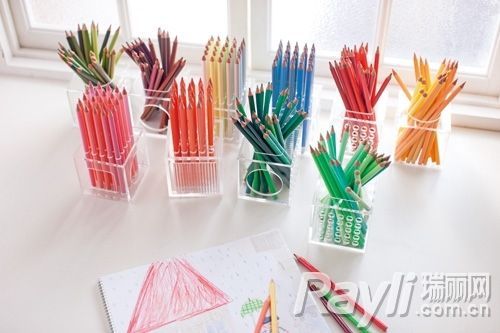 芬理希梦500色彩色铅笔：装在一个个透明盒里也是一道靓丽的风景线