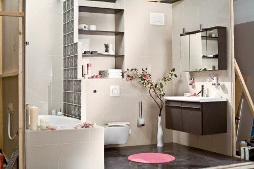 小空间的优雅 装扮日式瓷砖卫生间（图） 
