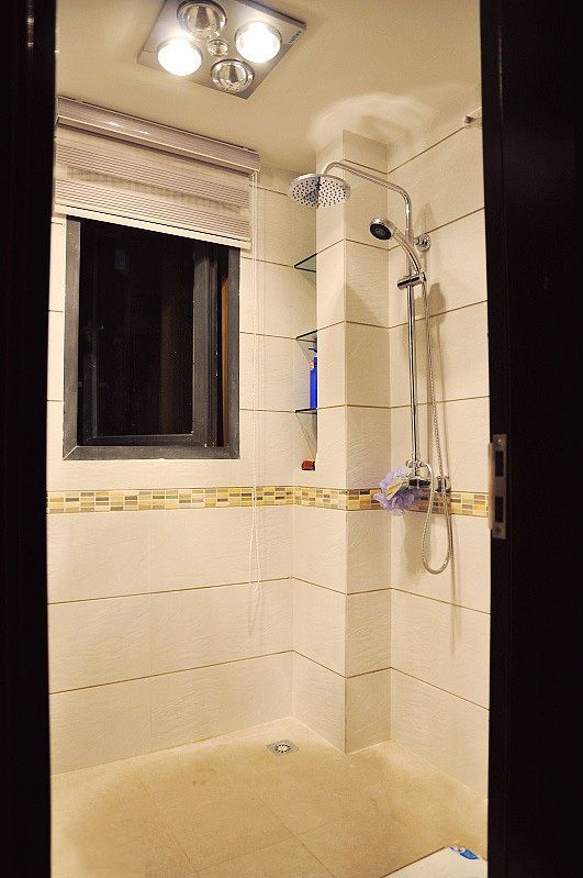透明浴室灯光显浪漫 103平3居简约婚房(图) 