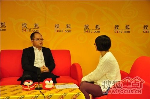 广州市新标家居有限公司总经理黄东江在接受访问