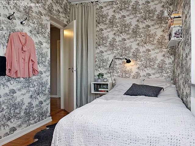 宁静宜家北欧公寓 绚丽壁纸装饰温馨卧室(图) 