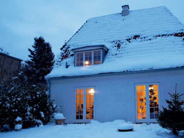 末日狂欢圣诞节 丹麦三口的圣诞之家（图） 