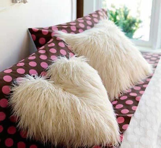 布艺抱枕打造低碳生活 旧物改造装扮时尚卧室 