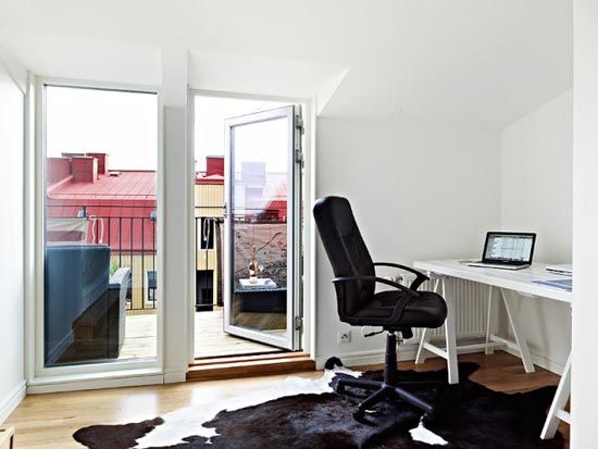 75平方阁楼公寓设计 打造明亮通透家居空间 