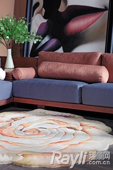 牡丹造型地毯提升客厅舒适度和安逸感