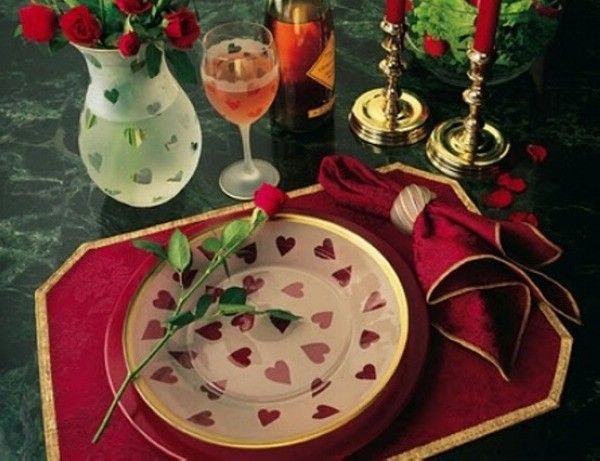 浪漫情人节 餐桌布置渲染浓情气氛（组图） 