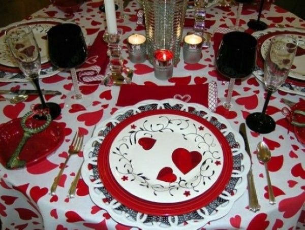 筹备浪漫情人节 餐桌布置渲染浓情气氛(组图) 