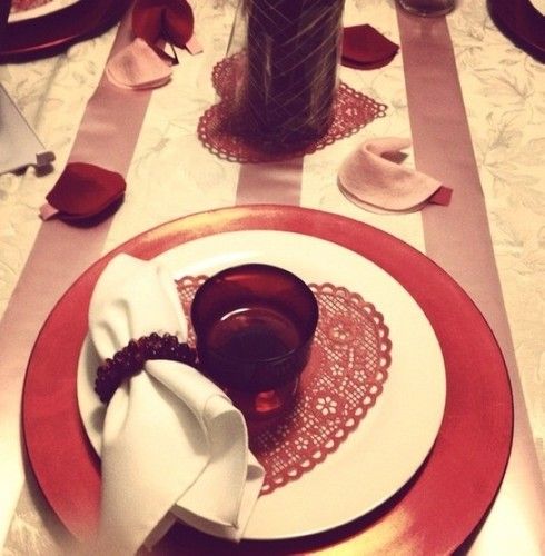 与另一半的烛光晚餐 情人节浪漫餐桌布置(图) 